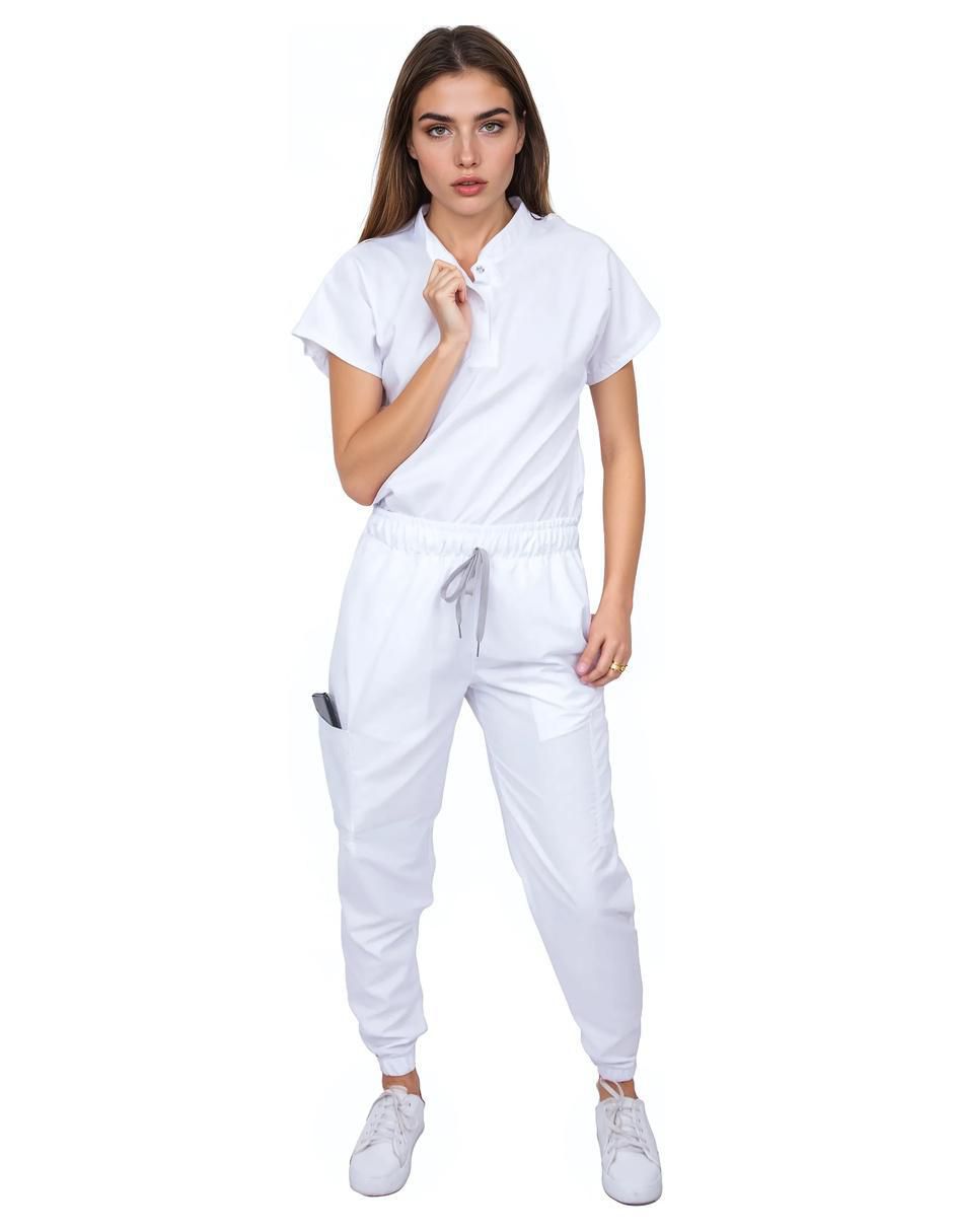 Uniforme estilo relajado para mujer Uniforme estilo relajado para mujer