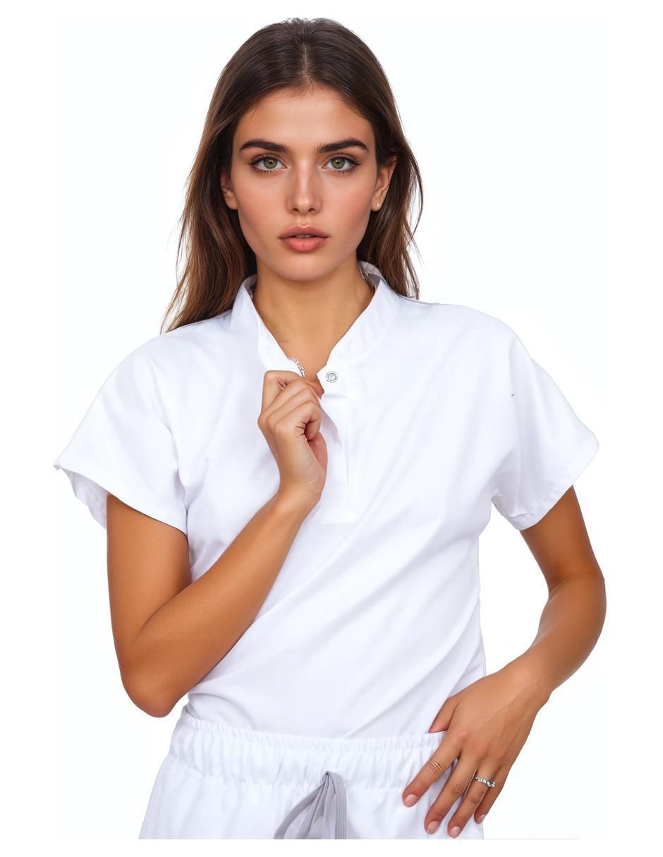Uniforme estilo relajado para mujer 2
