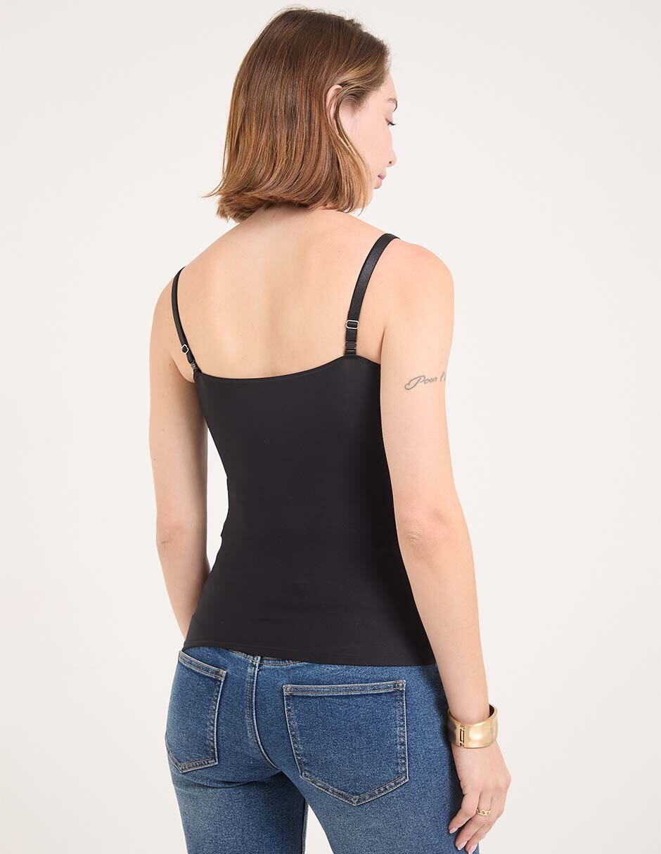 Camiseta con escote cuadrado 2