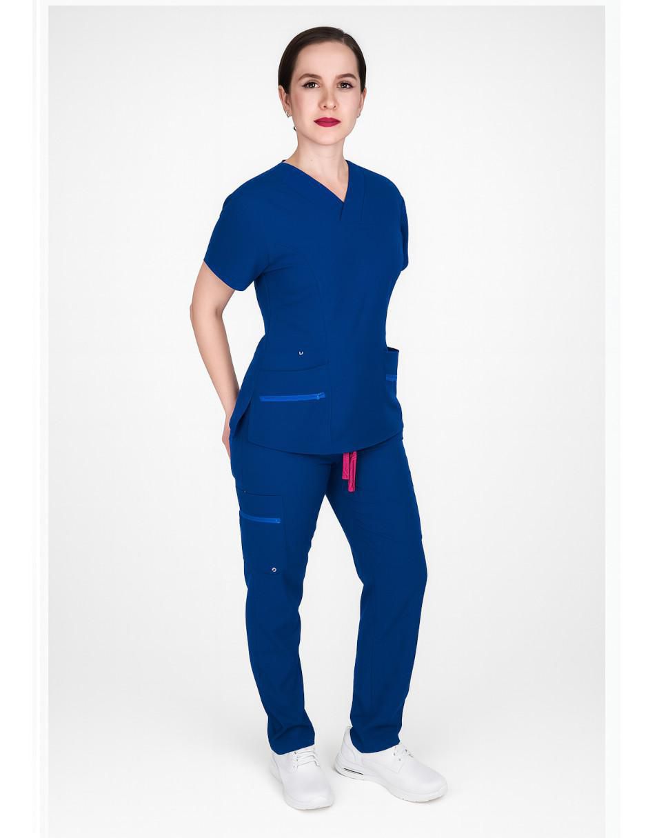 Uniforme estilo relajado para mujer Uniforme estilo relajado para mujer