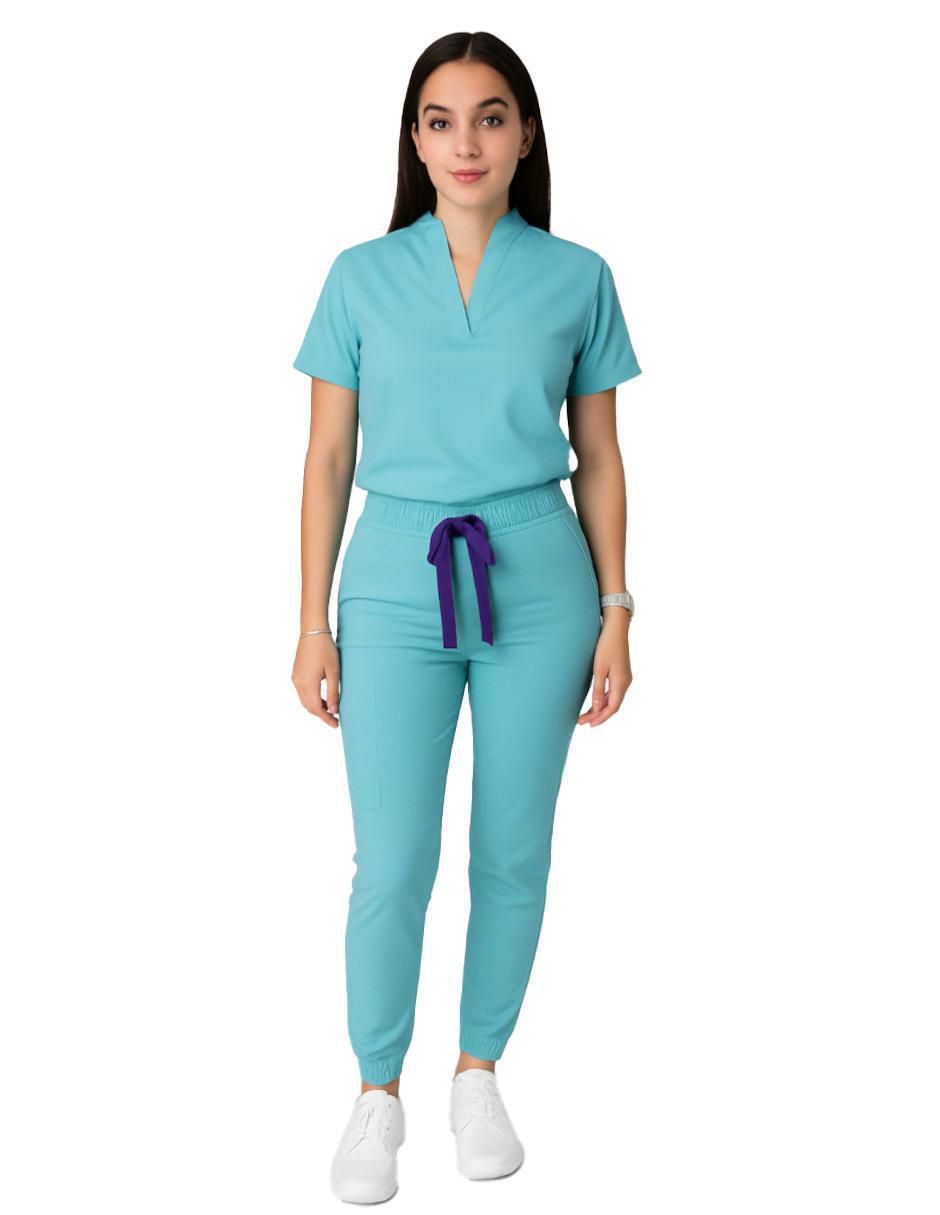 Uniforme estilo relajado para mujer Uniforme estilo relajado para mujer