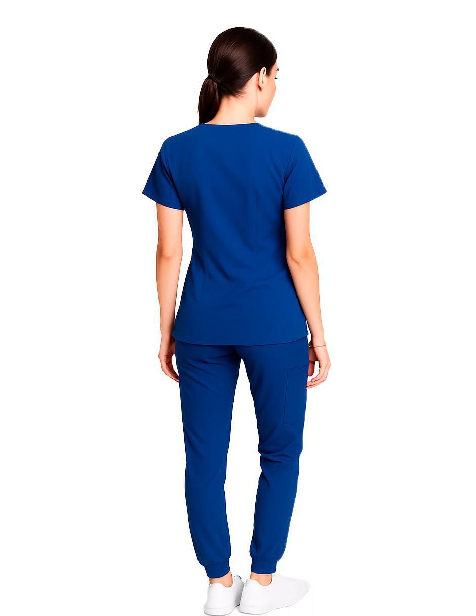 Uniforme estilo relajado para mujer 3
