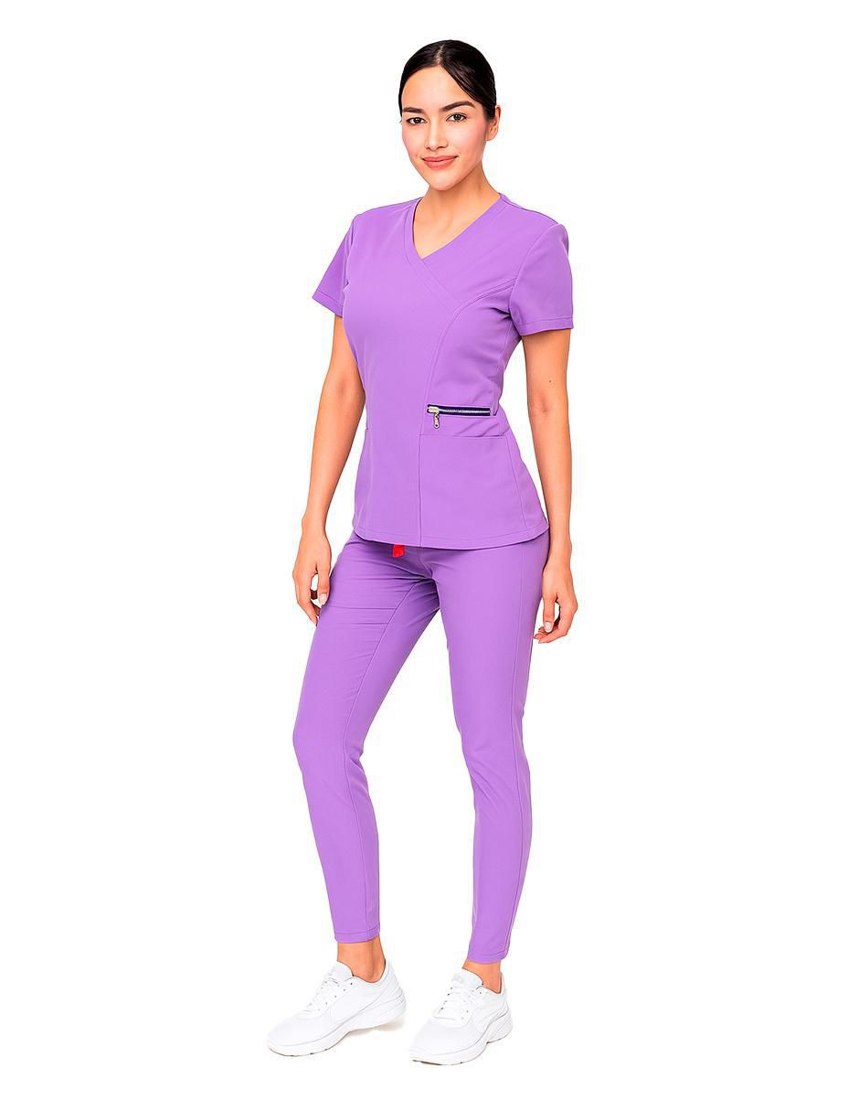 Uniforme estilo relajado para mujer