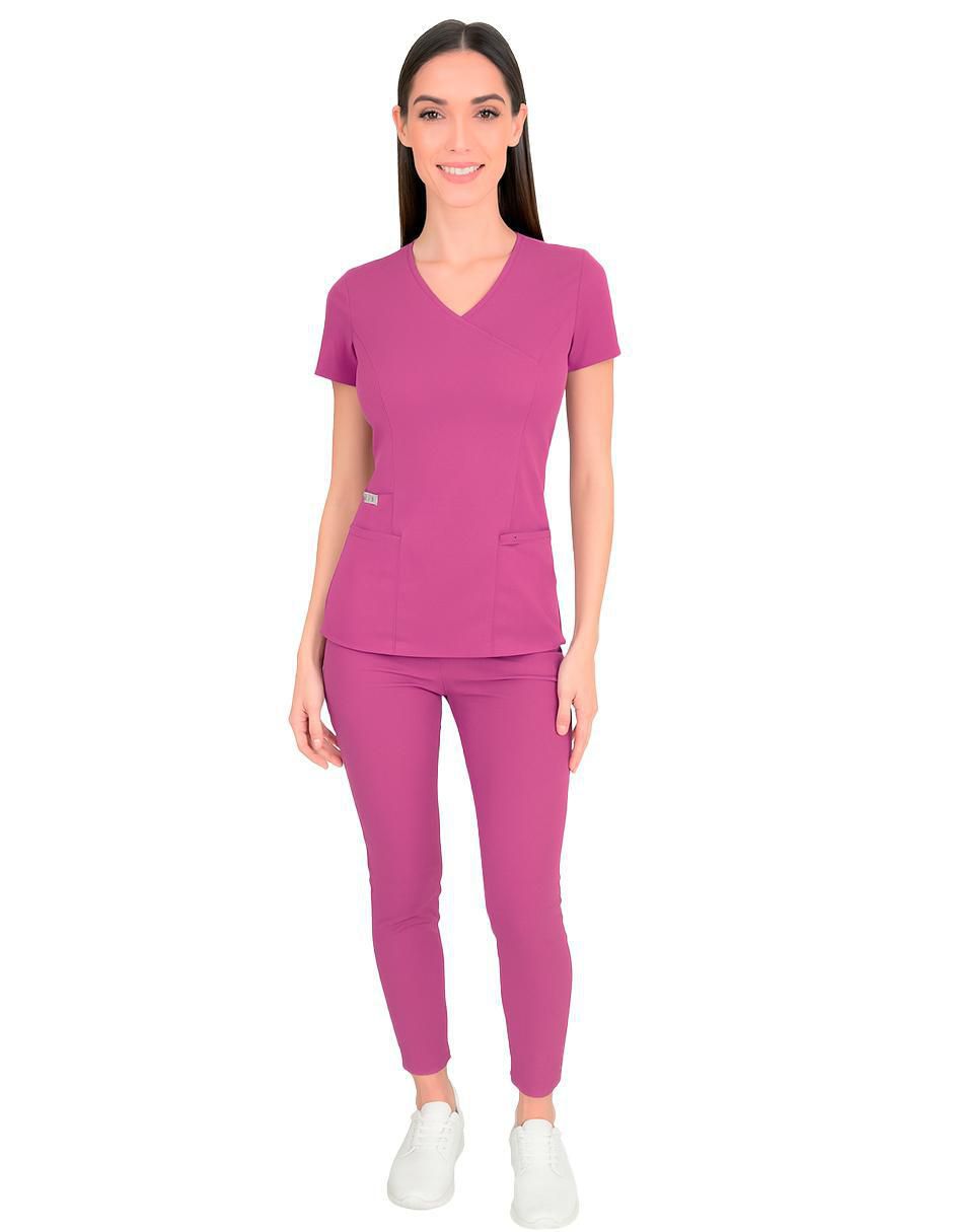 Uniforme estilo relajado para mujer