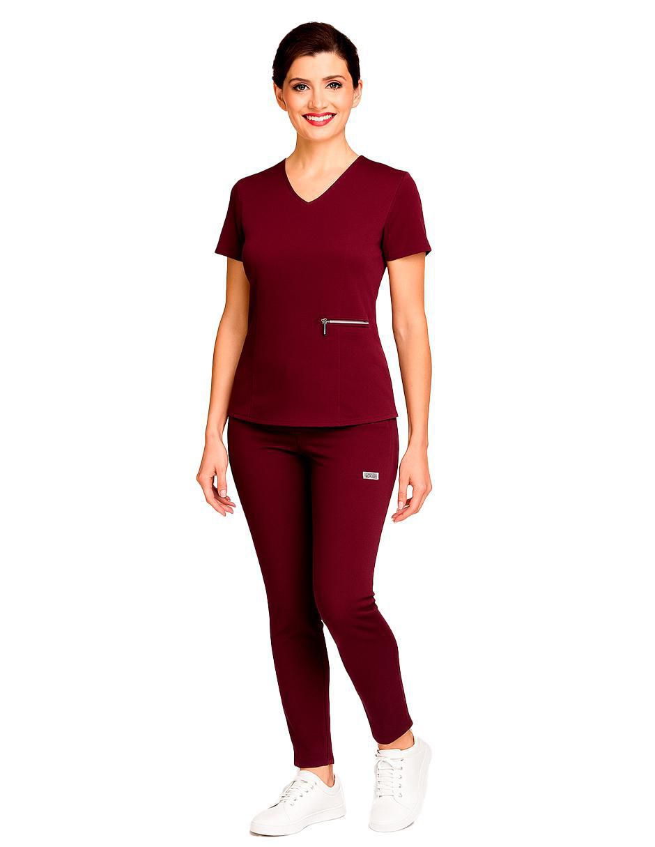 Uniforme estilo relajado para mujer