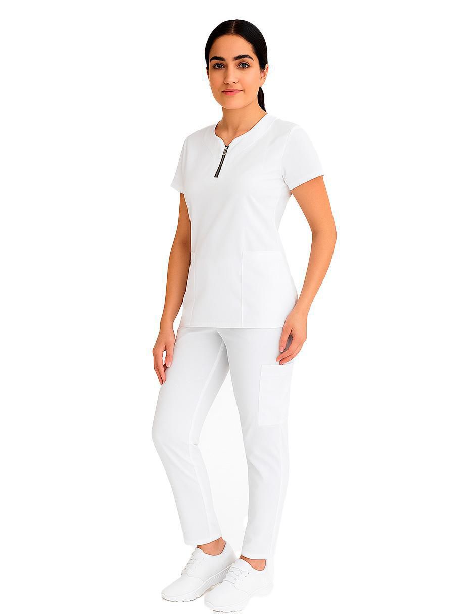 Uniforme estilo relajado para mujer 2