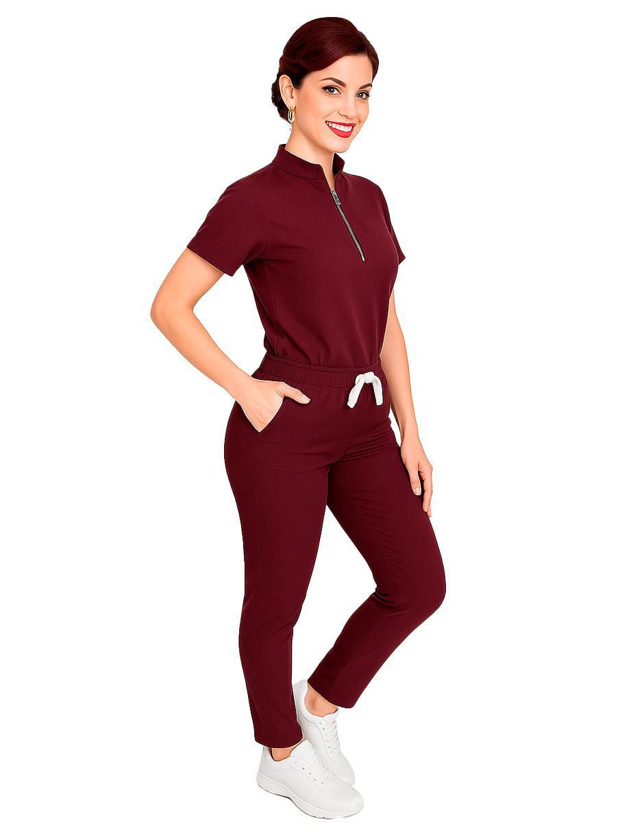 Uniforme estilo relajado para mujer 2