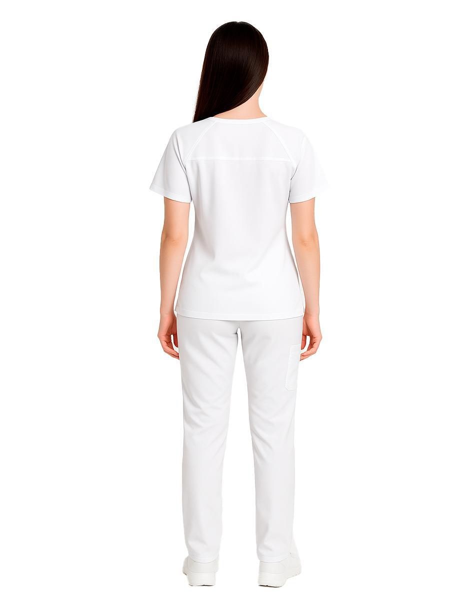 Uniforme estilo relajado para mujer 3