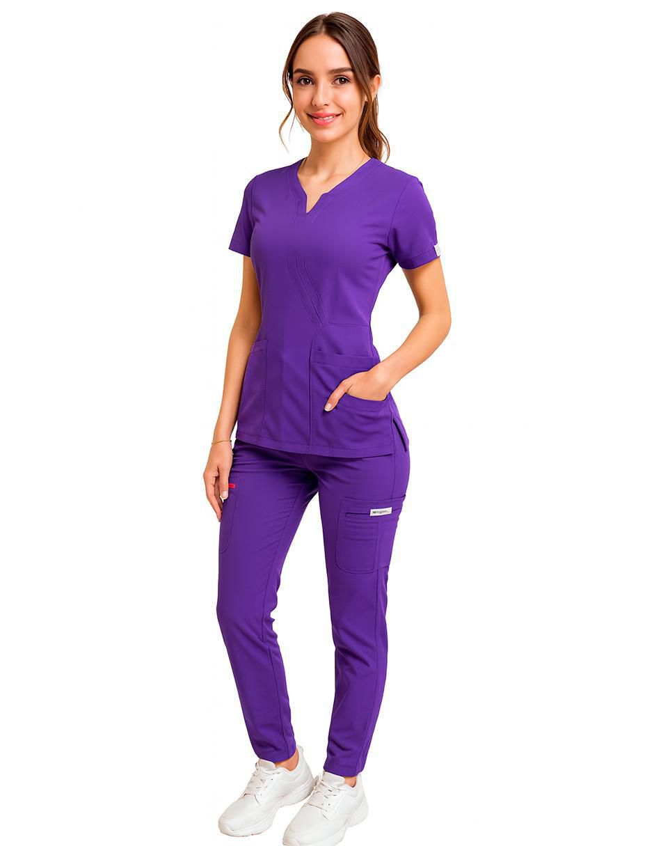 Uniforme estilo relajado para mujer Uniforme estilo relajado para mujer