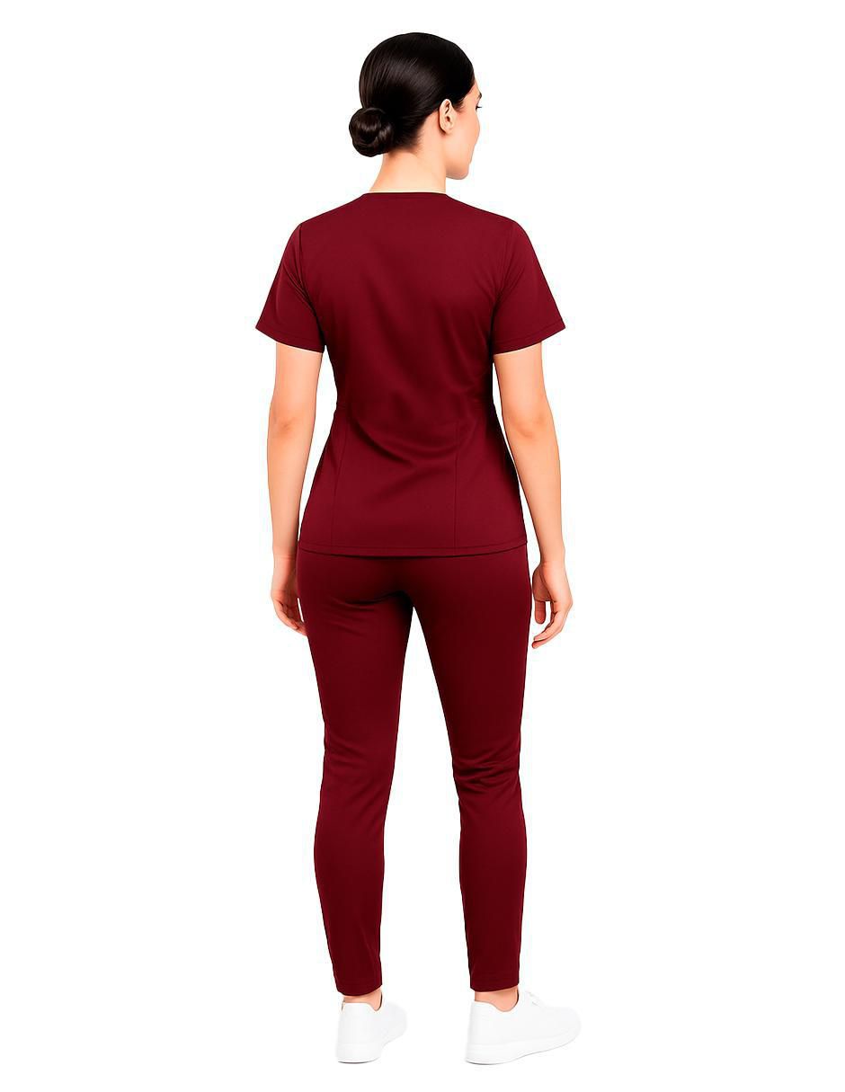Pijama quirúrgica estilo relajado para mujer 2